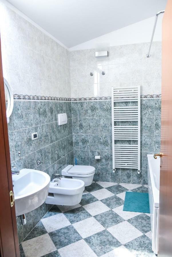 Attic Aries Apartamento Montesilvano Marina Exterior foto
