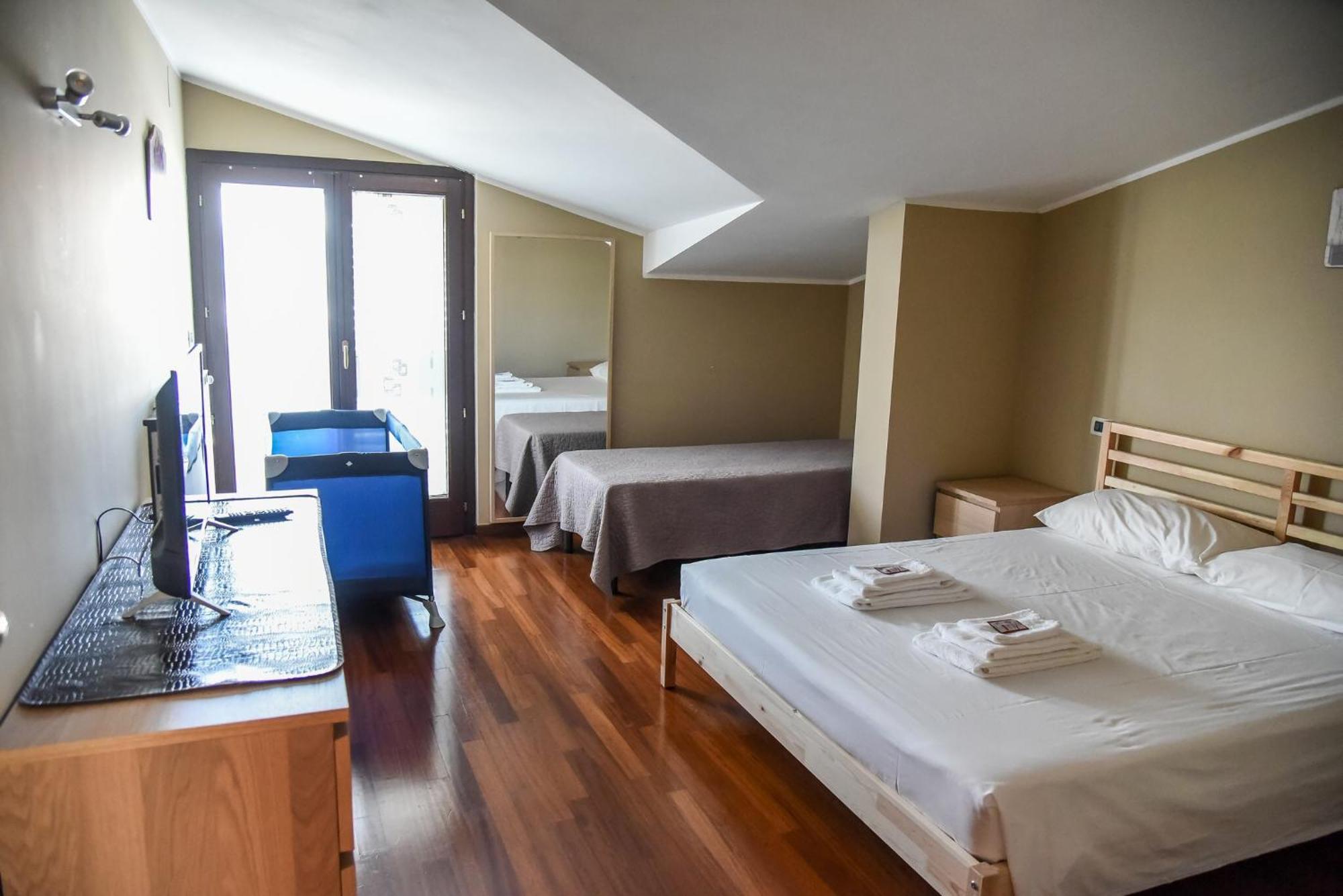 Attic Aries Apartamento Montesilvano Marina Exterior foto