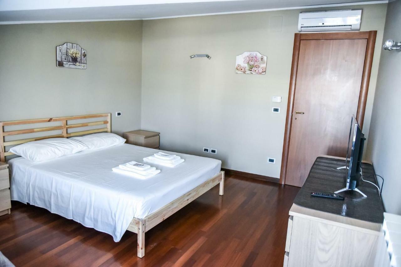 Attic Aries Apartamento Montesilvano Marina Exterior foto
